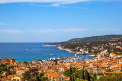 Vue des toits des habitation de cassis près de la cote