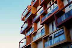 Immeuble moderne avec ses espaces extérieurs 