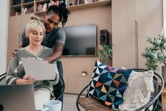 Changer d'assurance emprunteur peut vous permettre de réaliser des économies importantes. © kate_sept2004 - Getty images