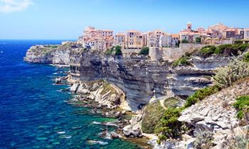 ville de bonifacio en corse 