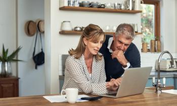 couple découvre l'augmentation de sa taxe d'habitation