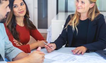 Mandat de vente immobilier : lequel choisir ? © courtneyk - Getty Images