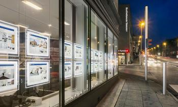 vitrine_agence_nuit_hero vitrine_agence_nuit_hero