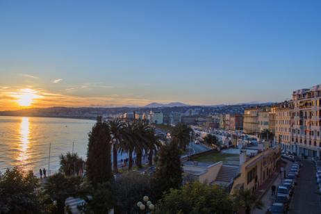 Coucher de soleil à Nice. 