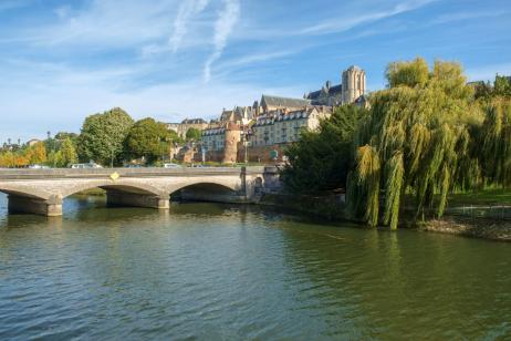 En Occitanie, une ville comme Le Mans affiche des prix au mètre carré inférieurs à 3 000 €, 