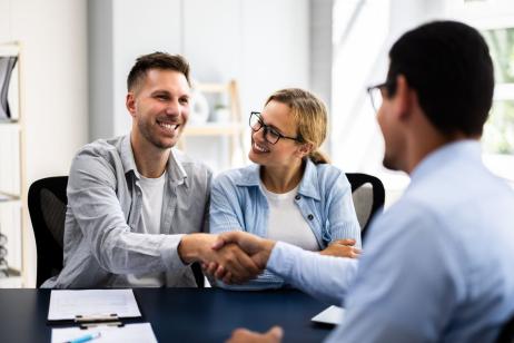 Investissement locatif : pensez aux dispositifs fiscaux accessibles en 2025. © AndreyPopov - Getty Images