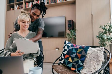 Changer d'assurance emprunteur peut vous permettre de réaliser des économies importantes. © kate_sept2004 - Getty images