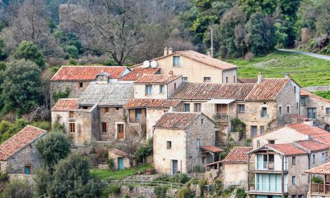 Le hameau de Cauduro dans l'Hérault