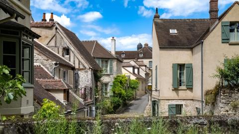 Vue sur des maisons à Senlis