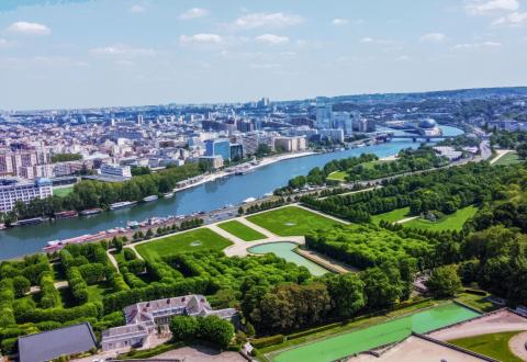 À Saint-Cloud (Hauts-de-Seine), les prix des appartements ont reculé de -8,5 % sur 1 an. © Fotofantastika - Getty Images