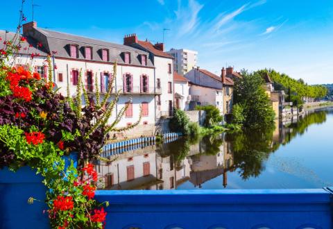 Montluçon est la ville moyenne offrant le meilleur rendement locatif. © lucentius – Getty Images