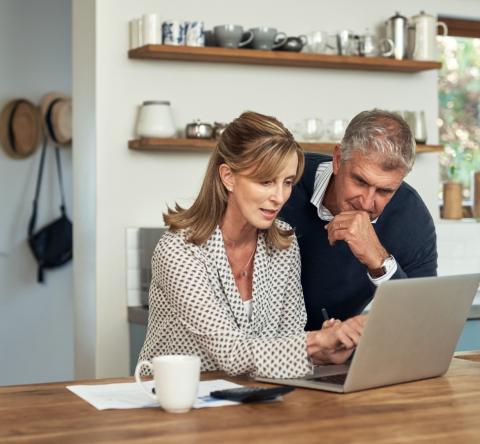 couple découvre l'augmentation de sa taxe d'habitation 