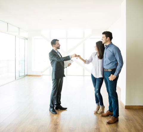 Les Français restent attachés à l'immobilier et continuent de faire confiance aux placements dans la pierre. @ Getty Images