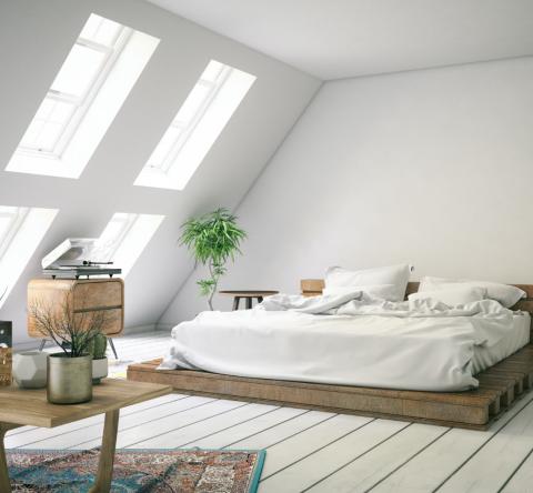 chambre lumineuse et épurée aménagée sous les combles