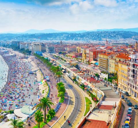 Nice se distingue avec une hausse de ses prix immobiliers de +4,6 % sur 6 mois, portée par une demande soutenue. © Getty Images
