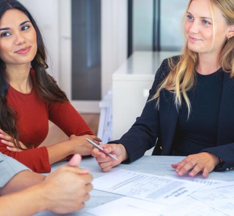 Mandat de vente immobilier : lequel choisir ? © courtneyk - Getty Images