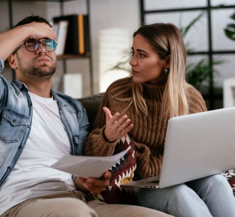 Couple inquiet se demande comment annuler légalement leur compromis de vente