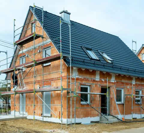 Pour une maison neuve, le DPE est obligatoire depuis 2007. © filmfoto - Getty Images
